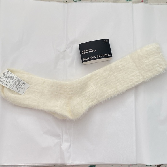 Banana Republic Women's Fluffy Cream Boot Socks - Picture 5 of 5